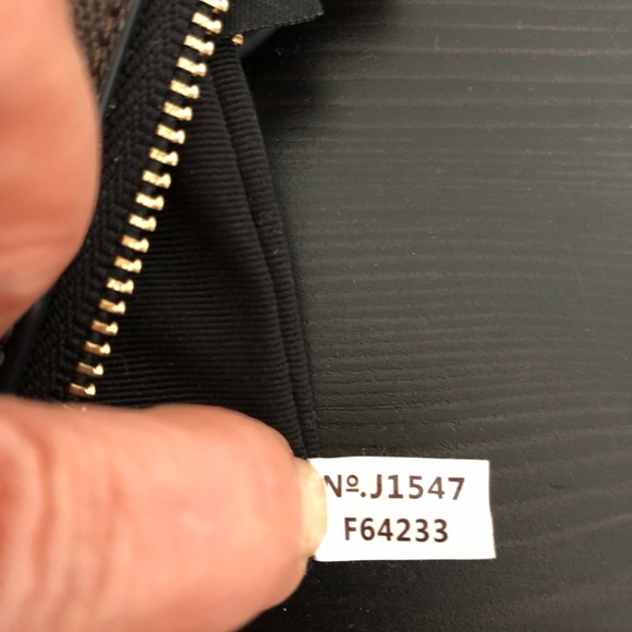 Coach Crossgrain Leather Wristlet - Picture 6 of 7